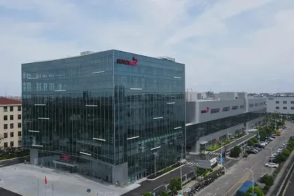 HUTCHMED Initiates Phase Ia Global Trial of HMPL-A830 – First‑in‑Class KRAS‑Payload Antibody‑Targeted Conjugate Licensed to GSK for up to USD 1.295 Billio