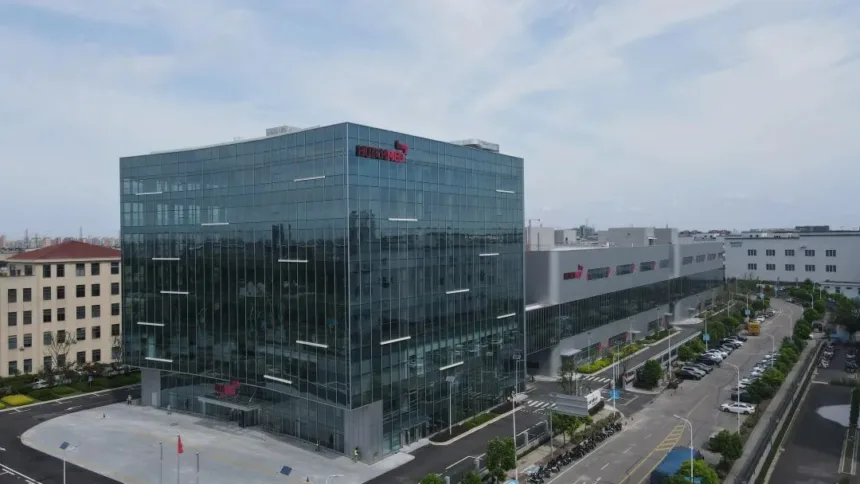 HUTCHMED Initiates Phase Ia Global Trial of HMPL-A830 – First‑in‑Class KRAS‑Payload Antibody‑Targeted Conjugate Licensed to GSK for up to USD 1.295 Billio